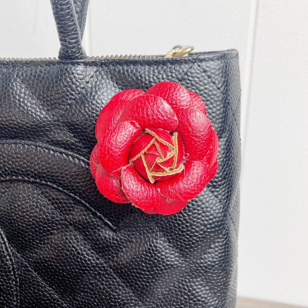 Camellia Flower Vegan Leather Magnetic Bag Charm - Picture 7 of 10